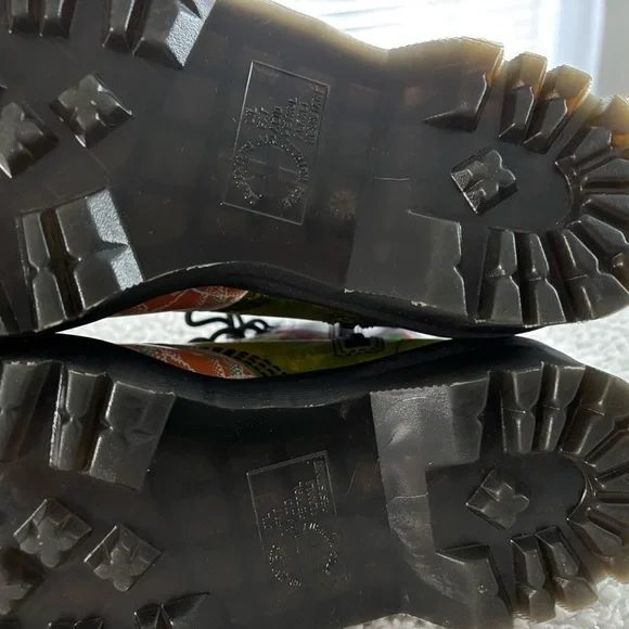 Dr. Martens Jadon Daze Boots. US Women’s Sz 9.  Excellent Condition. No Box. - Picture 14 of 16